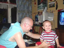 mijn buikje is mijn zwakke plek en dat weet pappa